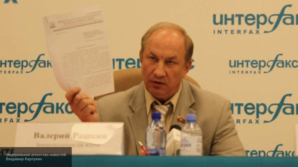 Алексей Навальный - Валерий Рашкин - Павел Тарасов - КПРФ в Москве продолжает призывы бороться с самоизоляцией - politros.com - Москва - Россия