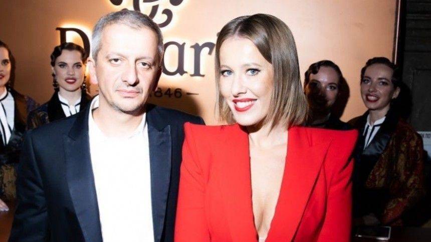 Анджелина Джоли - Константин Богомолов - Ксения Собчак - Собчак придумала прозвище Богомолову. Подсказка: герой из «Матрицы» - 5-tv.ru