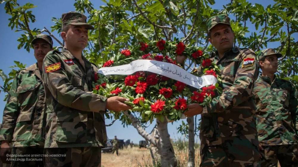 Роман Филипов - Российские и сирийские военные возложили цветы погибшему герою Филипову - politexpert.net - Сирия - провинция Идлиб