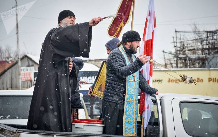 В День семьи по улицам Тбилиси продет автоколонна священников - sputnik-georgia.ru - Грузия - Тбилиси