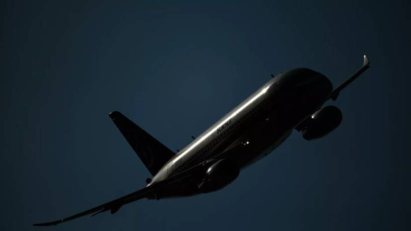 Владимир Путин - Юрий Борисов - Александр Нерадько - ssj100 - Дальневосточная авиакомпания может приобрести 60 SSJ100 и 16 МС-21 - russian.rt.com - Россия