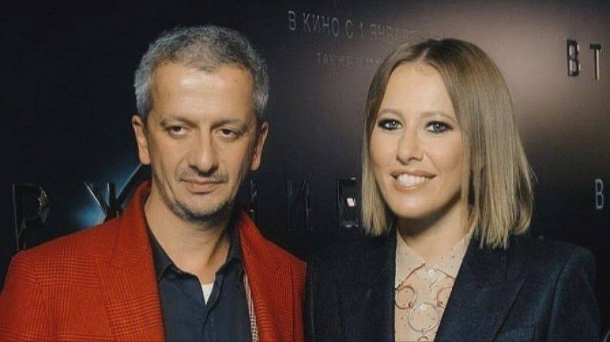 Константин Богомолов - Ксения Собчак - «Могли бы бабушку пригласить»: зачем Богомолов «состарил» Ксению Собчак — фото - 5-tv.ru