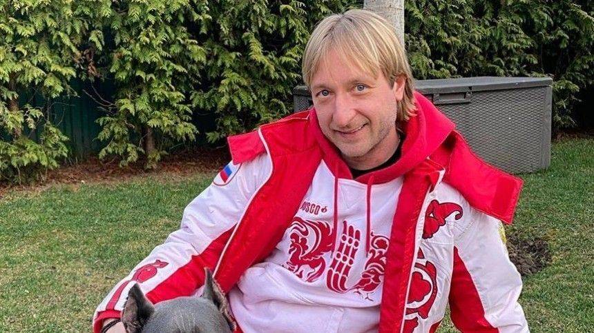 Яна Рудковская - Евгений Плющенко - «Где ж вы раньше были?» — Плющенко показал фанатам, как есть хот-доги через маску - 5-tv.ru
