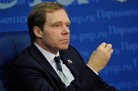 Максим Орешкин - Андрей Кутепов - В Совфеде предлагают продлить действие единого налога на вмененный доход до 2024 года - pnp.ru - Россия