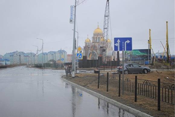 В Салехарде легковушка протаранила дорожный столб. Есть пострадавшие - znak.com - Салехард - окр. Янао