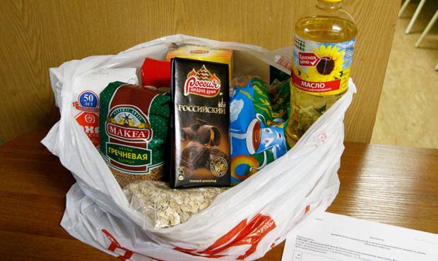 В Воронеже волонтер «Единой России» пыталась продать бесплатные продуктовые наборы для малоимущих - og.ru - Россия - Воронеж
