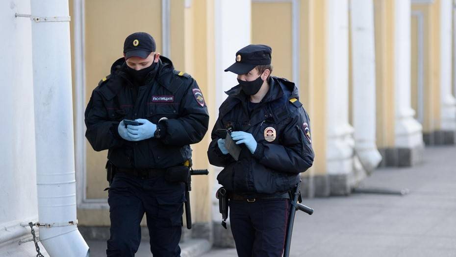 Роман Плугин - Полицейские потребовали от Смольного разъяснить указания о штрафах за маски - dp.ru - Ленинградская обл. - Санкт-Петербург
