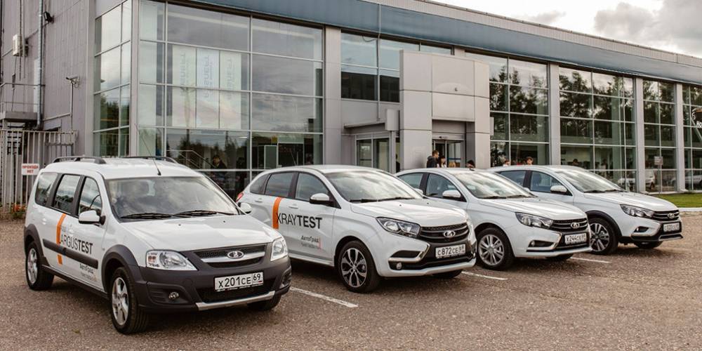 За две недели 10 компаний изменили цены на автомобили в России - autonews.ru - Россия