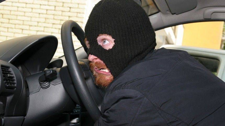 Ограбление автосервиса закончилось конфузом для грабителей в Петербурге - 5-tv.ru - Санкт-Петербург