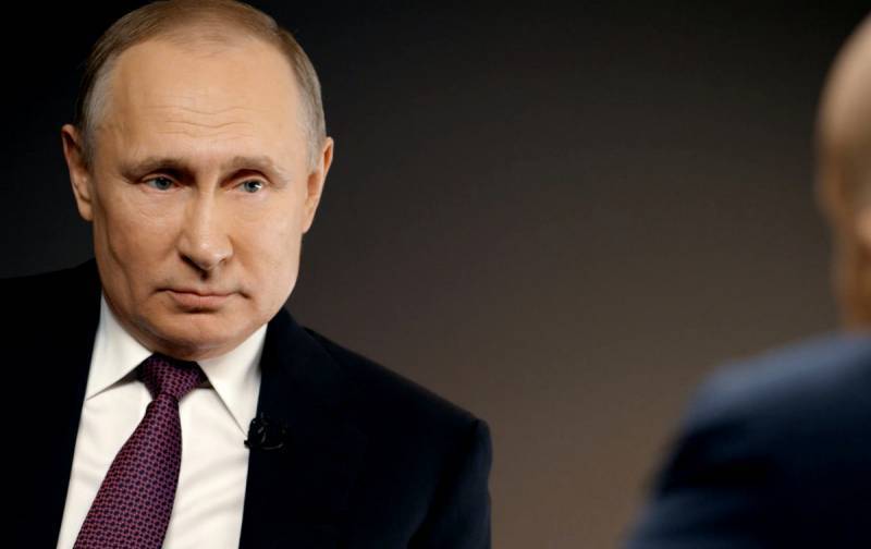 Владимир Путин - Михаил Мишустин - Guardian: Путин своими действиями подорвал имидж бесстрашного лидера - topcor.ru - Москва - Россия
