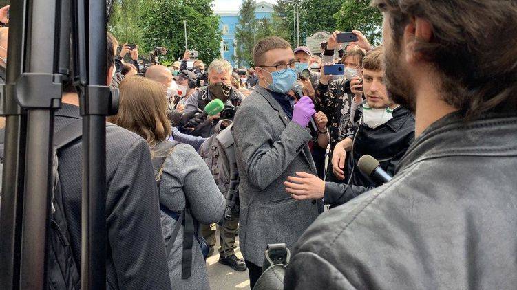 Руслан Рябошапка - Сергей Стерненко - Иван Кузнецов - Ирина Венедиктова - Стерненко приехал в СБУ за "пидозрой", а вышел - потерпевшим. Как это было - newsland.com - Украина - Киев - Одесса - Черноморск