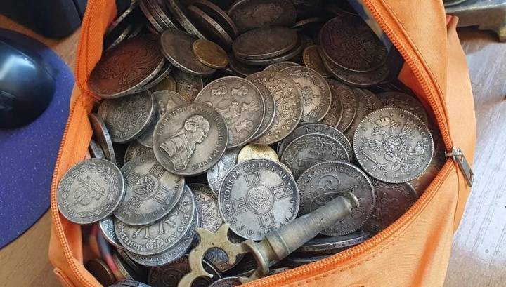 Ирина Волк - Мошенники продали самовар с поддельными монетами под видом старинного клада - vesti.ru - Россия - Красноярск