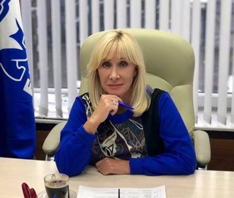 Оксана Пушкина - «По два укола в живот»: Оксана Пушкина рассказала, как лечится от COVID-19 - vm.ru