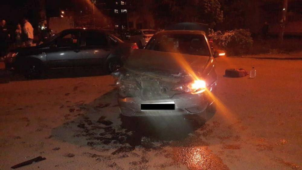 Два человека пострадали в столкновении «Дэу» и ВАЗа на перекрёстке в Воронеже - moe-online.ru - Воронеж