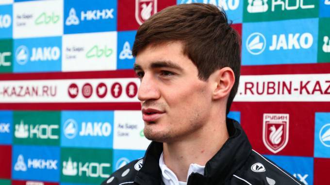 Сергей Семак - Джефферсон Фарфан - Защитник "Рубина" Плиев заболел коронавирусом - piter.tv - Москва - Казань - Владикавказ