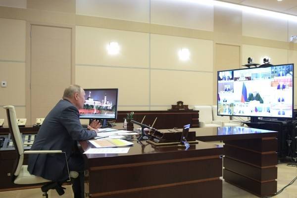 Владимир Путин - Михаил Мишустин - Владимир Путин проведёт совещание по доплатам медикам 19 мая - govoritmoskva.ru