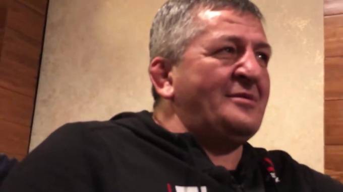 Хабиб Нурмагомедов - Абдулманап Нурмагомедов - Джастин Гэтжи - Отец Нурмагомедова остается в тяжелом состоянии - piter.tv - Москва - респ. Дагестан