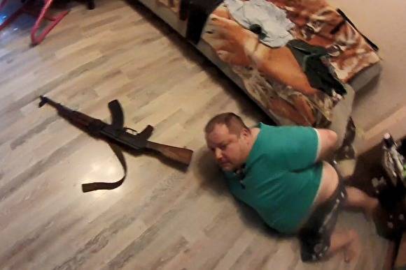 Росгвардия опубликовала видео задержания мужчины, стрелявшего с балкона в Москве - znak.com - Москва - Кострома