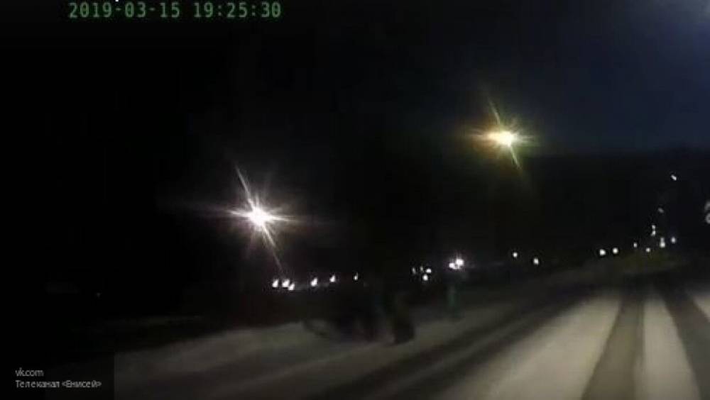 Жители Красноярского края сняли на видео падение метеорита - nation-news.ru - Красноярский край - Кемеровская обл. - респ. Хакасия