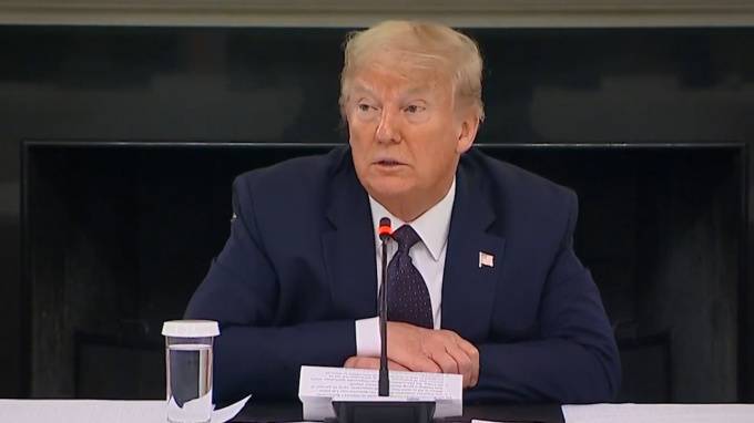 Дональд Трамп - В США вакцину от коронавируса успешно испытали на людях - piter.tv - США