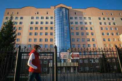 Российский главврач уволилась после вспышки коронавируса в больнице - lenta.ru - Россия - Башкирия - Уфа
