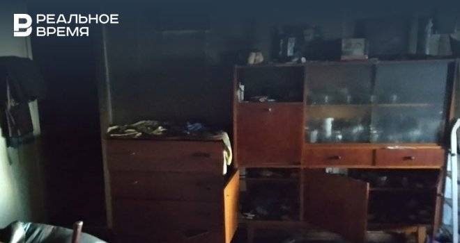 В Казани из горящего здания спасены пять человек — видео - realnoevremya.ru - Казань - Татарстан