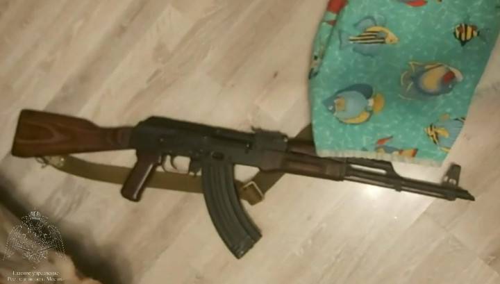 Полигон на дому: задержание стрелявшего на балконе москвича сняли на видео - vesti.ru - Москва - Кострома