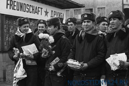 Немецкий телеканал назвал оккупантами советских солдат в ГДР - novostidnya24.ru - Германия - ГДР