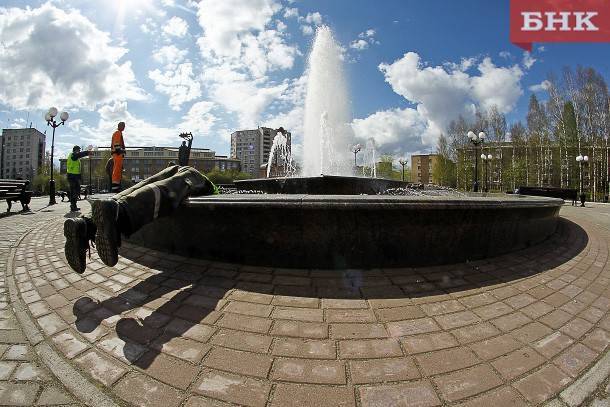 В столице Коми начали работать фонтаны - bnkomi.ru - респ. Коми - Сыктывкар