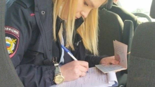 Казанский маскарад: полицейский без маски оштрафовал жителя за отсутствие маски - newizv.ru - респ. Татарстан - Казань