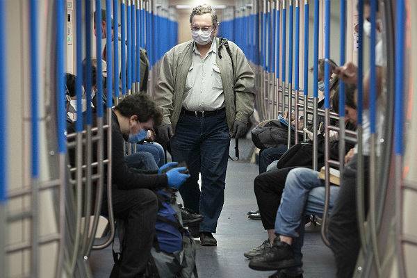 Продажи масок и перчаток в метро Москвы упали на две трети - trud.ru - Москва