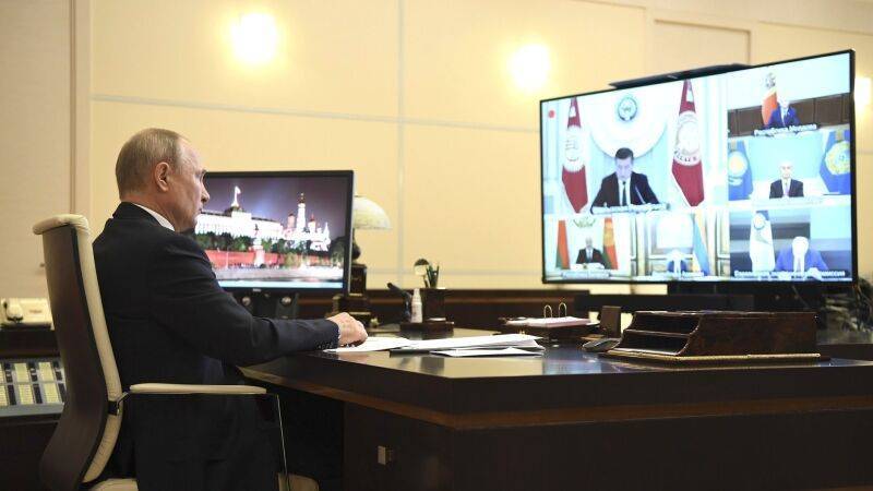 Владимир Путин - Михаил Мишустин - Андрей Белоусов - Путин нашел виновного за почасовые надбавки медикам - polit.info - Россия - Новости