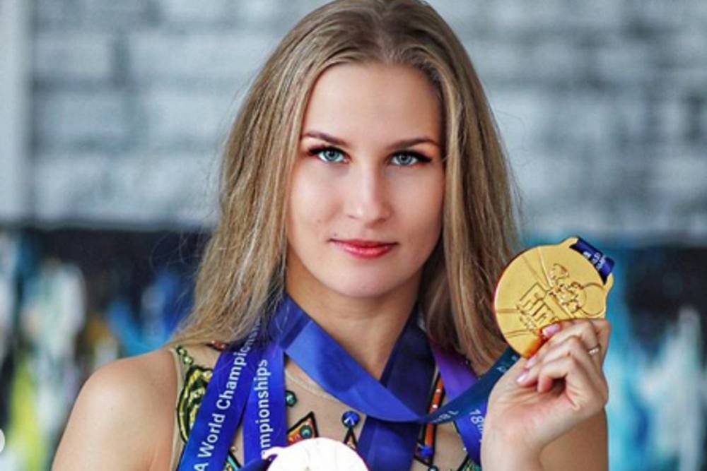 Алла Шишкина - Звезда синхронного плавания Алла Шишкина рассказала о выступлении без купальника - mk.ru
