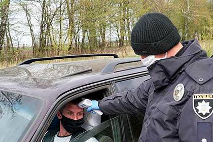 Украинский город закрыли на въезд из-за коронавируса - lenta.ru - Украина - Ивано-Франковск - Тернопольская обл.