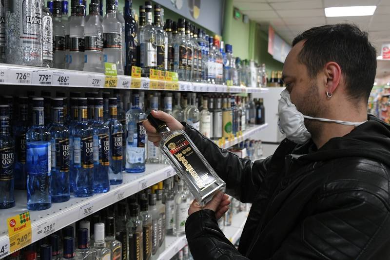 Эксперты прокомментировали идею повысить возраст продажи алкоголя до 21 года - tvc.ru - Россия