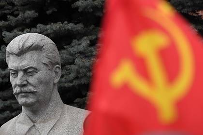 Иосиф Сталин - Леонид Калинин - В РПЦ вступились за мозаику со Сталиным в храме Минобороны - lenta.ru - Россия