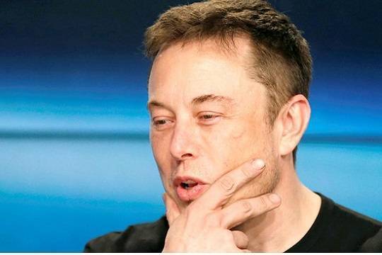 Маск анонсировал распродажу имущества и обрушил стоимость акций Tesla - versia.ru - США