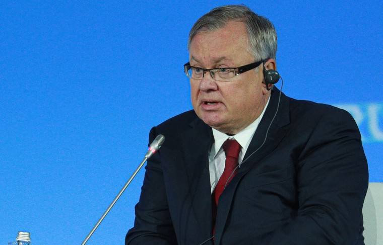 Глава ВТБ посоветовал правительству увеличить госдолг до 6 трлн рублей - news.ru - США