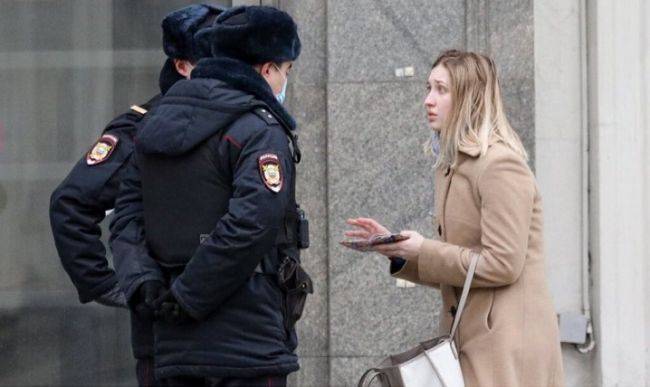 Андрей Воробьев - Жителей Подмосковья начнут штрафовать за отсутствие масок на 4 тыс. рублей - eadaily.com - Россия - Московская обл.