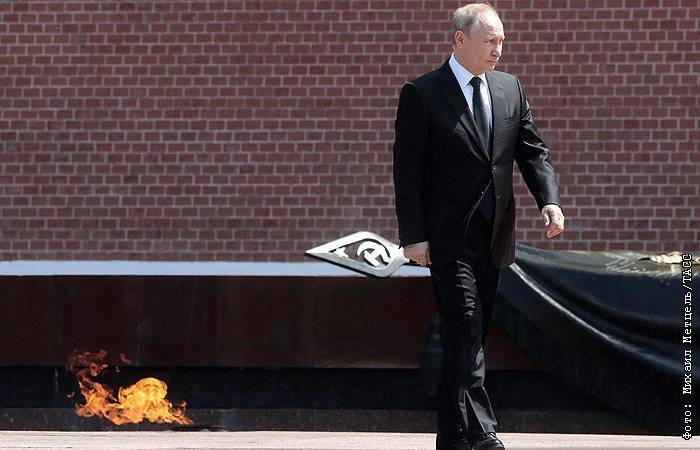 Владимир Путин - Дмитрий Песков - Михаил Метцель - Павел Зарубин - Путин 9 мая обратится к россиянам, стоя рядом с Вечным огнем - interfax.ru - Москва - Россия