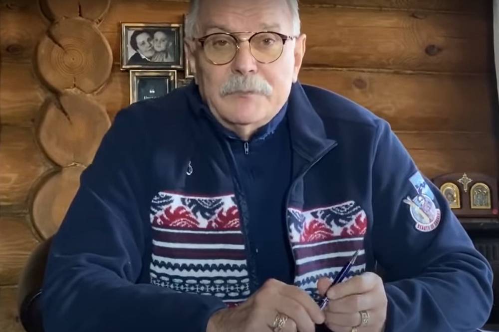 Вильям Гейтс - Никита Михалков - Михалков пожаловался на цензуру после снятия его передачи о чипировании - mk.ru - Россия
