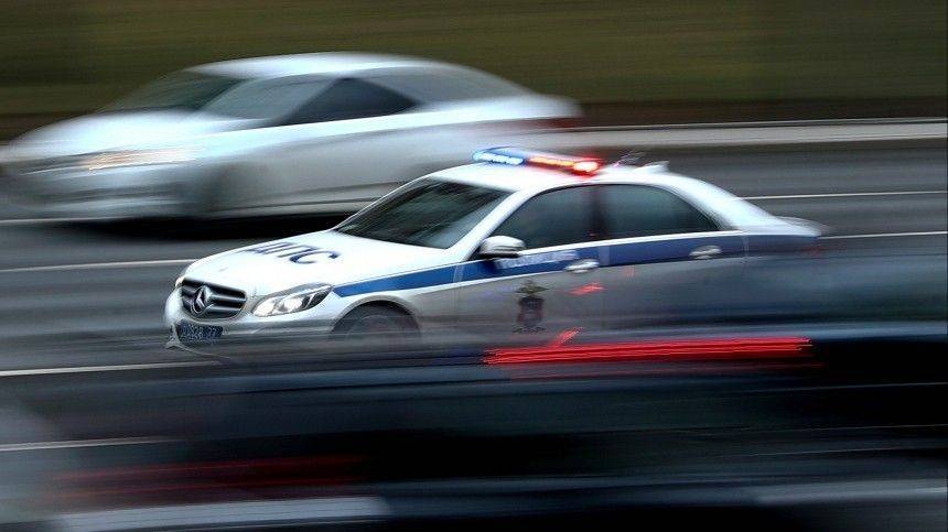 Как в крутом боевике: полицейский открыл огонь по автомобилю нетрезвого гонщика в Пскове - 5-tv.ru - Псков