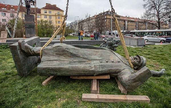 Сергей Шойгу - Иван Конев - Шойгу получил второй отказ из Чехии на запрос о передаче памятника Коневу - eadaily.com - Чехия - Прага