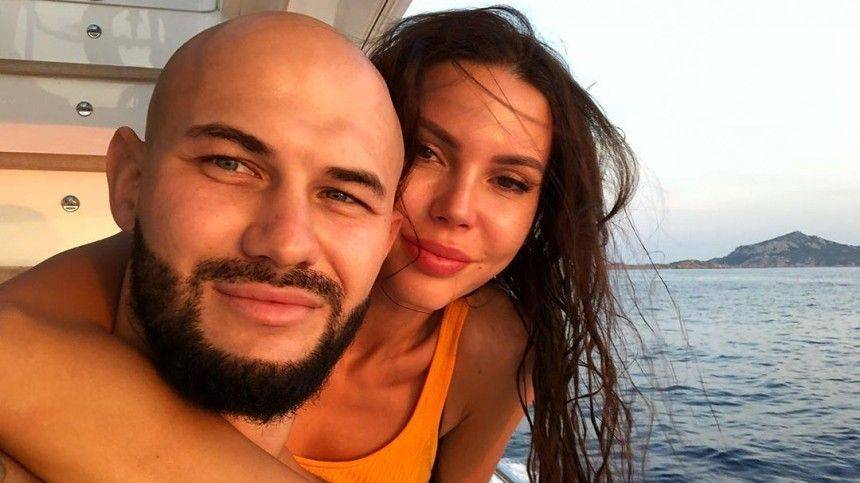 Оксана Самойлова - Агата Муцениеце - Павел Прилучный - Что потребовали в суде от «проблемных» мужей Оксана Самойлова и Агата Муцениеце? - 5-tv.ru - Москва