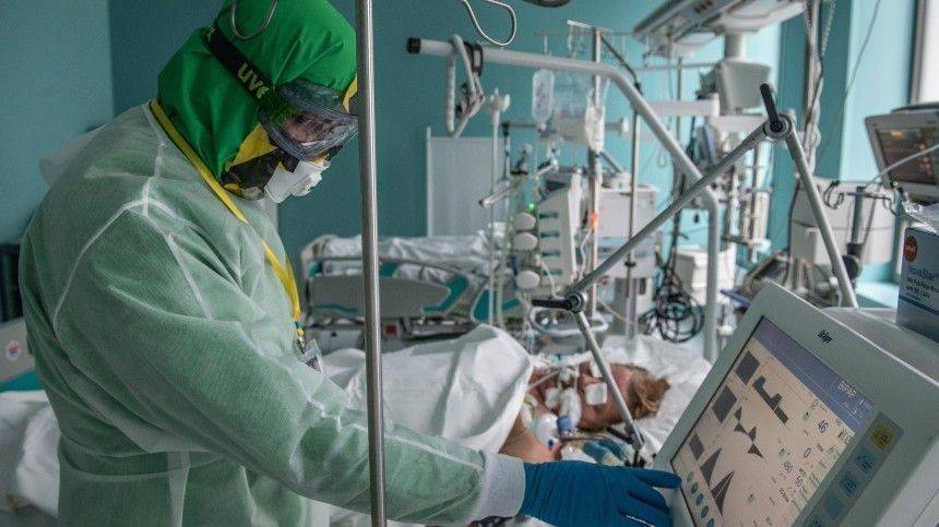 Анатолий Альтштейн - Количество выздоровевших от COVID-19 в РФ впервые превысило число новых случаев - 5-tv.ru - Москва - Россия