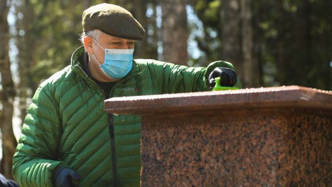 Александр Дрозденко - Дрозденко: в администрации Ленобласти 10 человек переболели коронавирусом - piter.tv - Ленинградская обл.