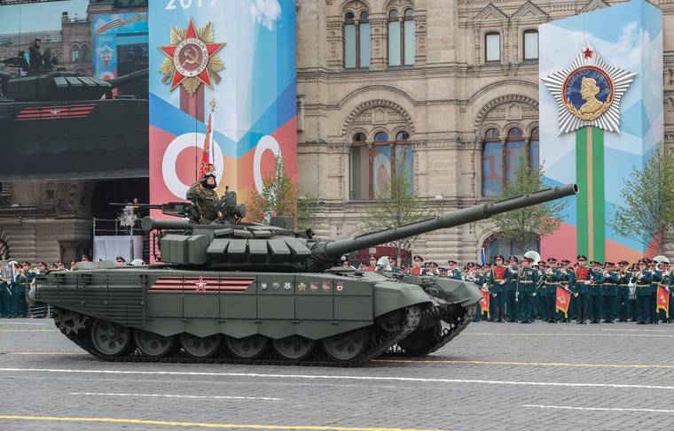 Политолог: парад Победы в день народного голосования может повысить явку - news.ru - Москва - Россия - Конституция