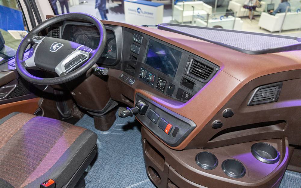 Новая кабина, новый двигатель — совсем другой КАМАЗ уже в продаже - zr.ru