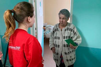 Волонтеры возьмут под опеку пожилых и одиноких россиян в период пандемии - lenta.ru - Россия - Белгородская обл. - Омская обл.