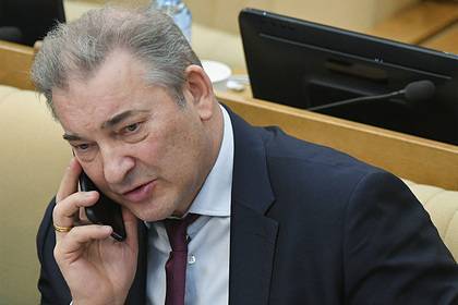 Владислав Третьяк - Третьяк осудил Запад за принижение величия победы СССР в войне - lenta.ru - Россия - Германия